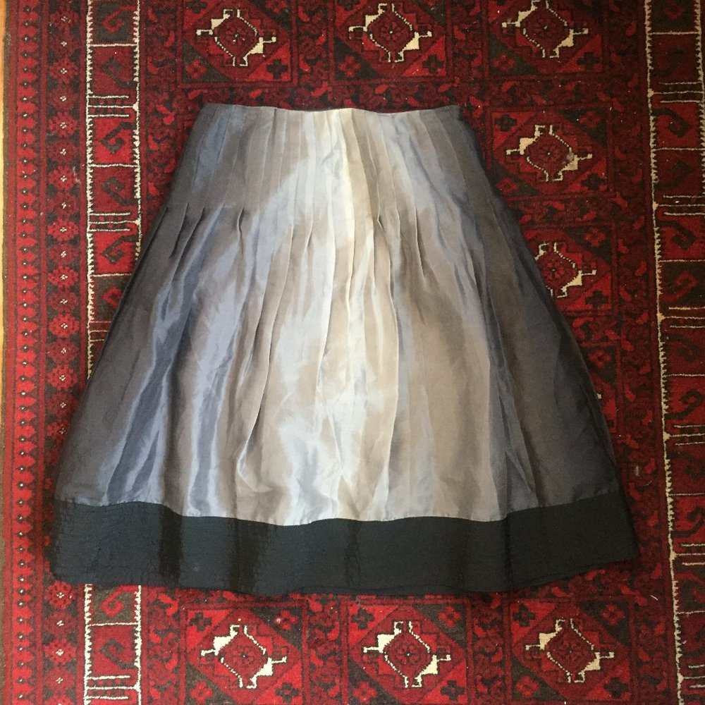 Timeless flowy skirt